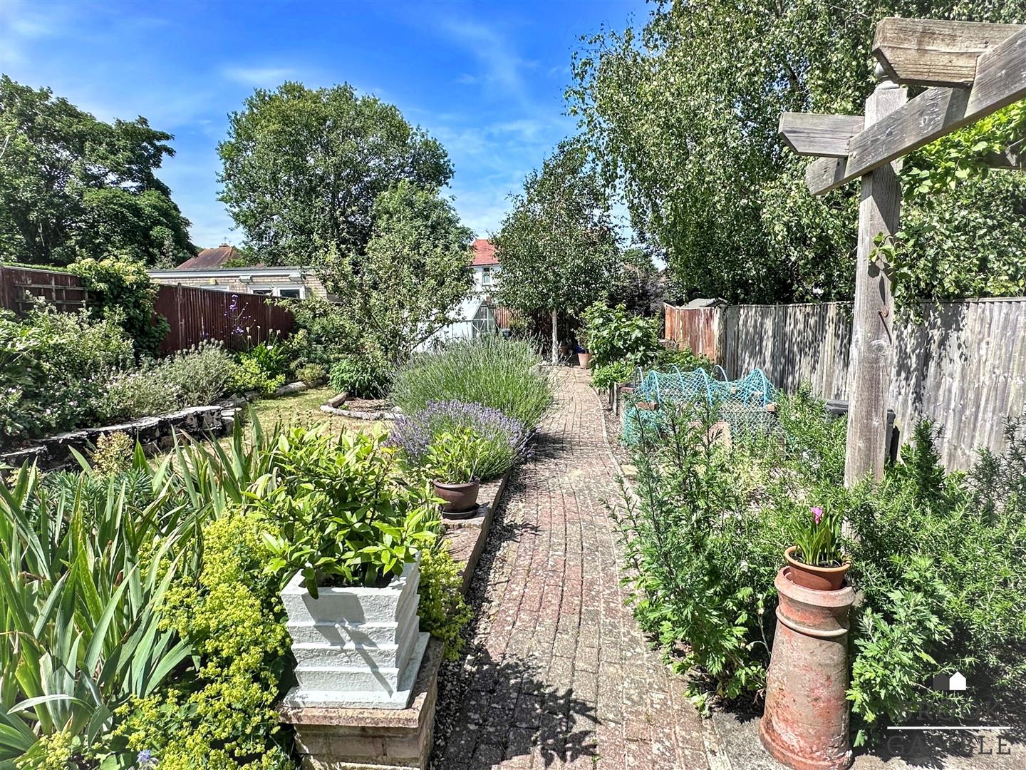 4 Bedroom House - Semi-Detached. Central Avenue in Eastbourne, East Sussex 24